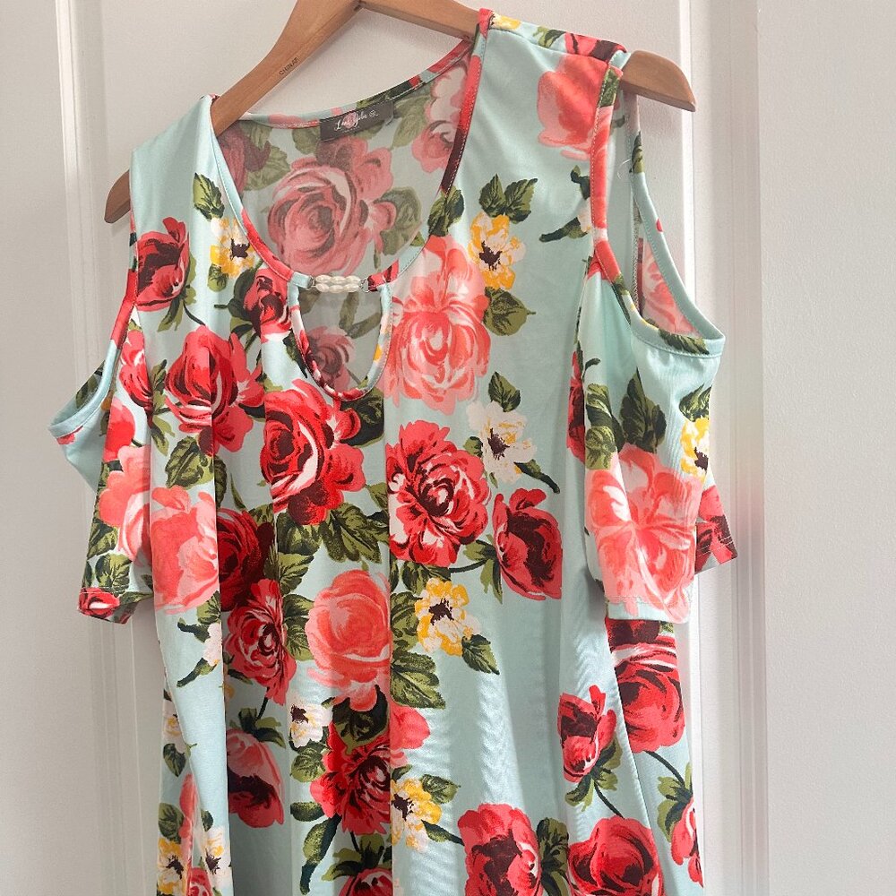 Leah Jolie 3X Floral Tie Front Cold Shoulder Hi-Low Top